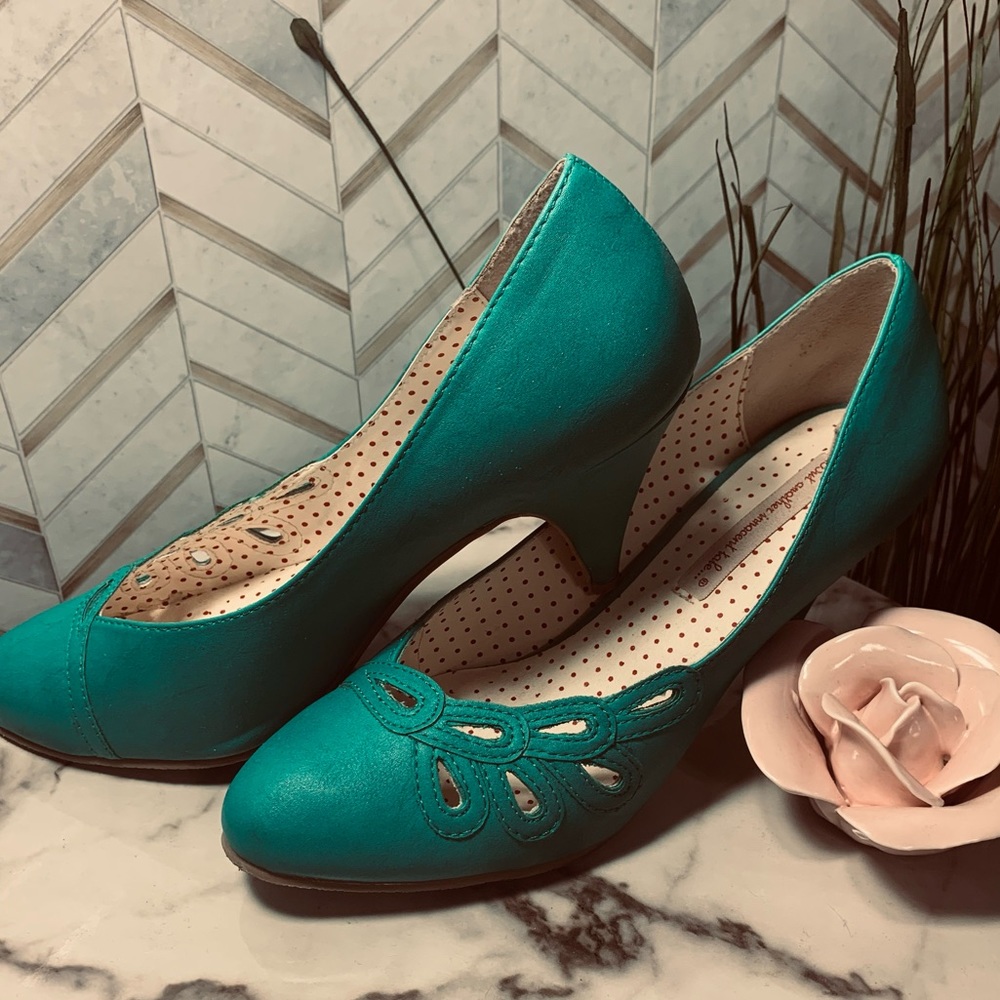 Green pumps